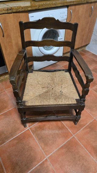 Roble, sillón.