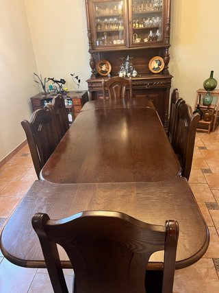 Mesa rústica de madera