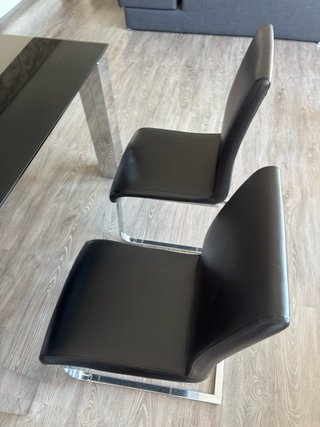 Mesa y 4 Sillas Comedor Diseño Moderno