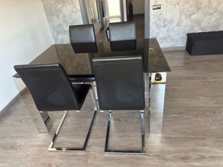Mesa y 4 Sillas Comedor Diseño Moderno
