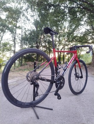 ~Bici de Carretera MEGAMO NEVO 30 2026 E-DISC 12v~