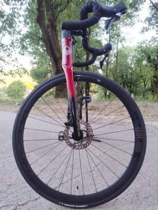 ~Bici de Carretera MEGAMO NEVO 30 2026 E-DISC 12v~