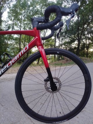 ~Bici de Carretera MEGAMO NEVO 30 2026 E-DISC 12v~