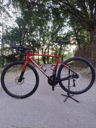 ~Bici de Carretera MEGAMO NEVO 30 2026 E-DISC 12v~