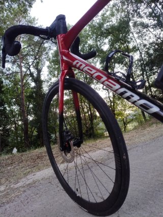 ~Bici de Carretera MEGAMO NEVO 30 2026 E-DISC 12v~