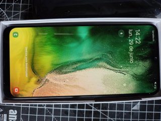 Samsung Galaxy A50 + Custodia Protettiva
