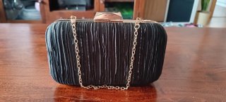 Bolso de fiesta negro plisado