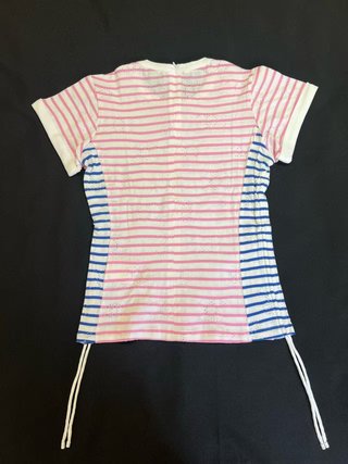camiseta a rayas rosas