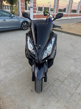 Kymco super dink 300i