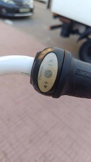 Bicicleta de paseo blanca