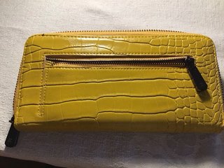Cartera y tarjetero mostaza