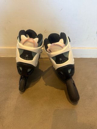 Patines, protecciones, casco y bolsa Oxelo rosa