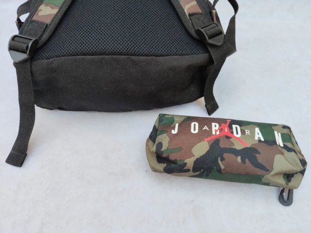 Mochila y estuche Jordan