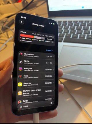 iPhone 12 64GB en muy bien estado + Accesorios .