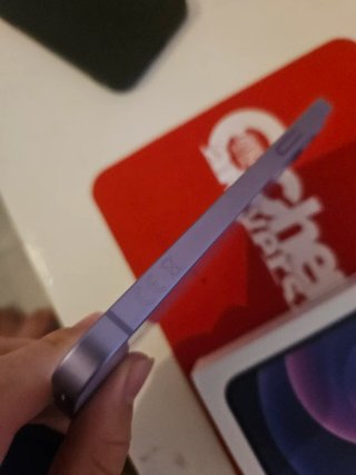 iPhone 12 64GB en muy bien estado + Accesorios .