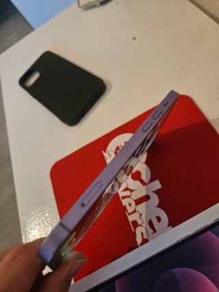 iPhone 12 64GB en muy bien estado + Accesorios .