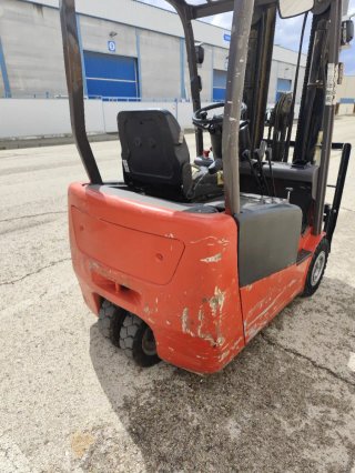 Carretilla elevadora eléctrica