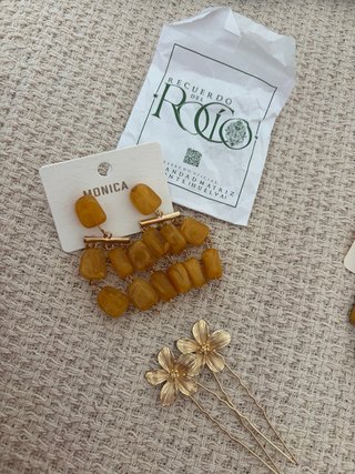 Pendientes y 2 peinetas flamenca