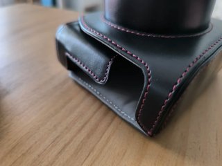 Custodia e tracolla Fujifilm XE4 nera