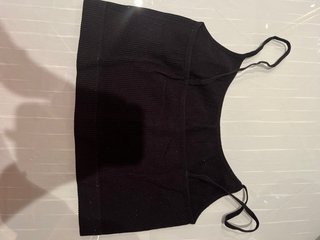 Camiseta negra de tirantes