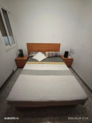 Armario de madera 3 puertas ,dos mesitas de noche