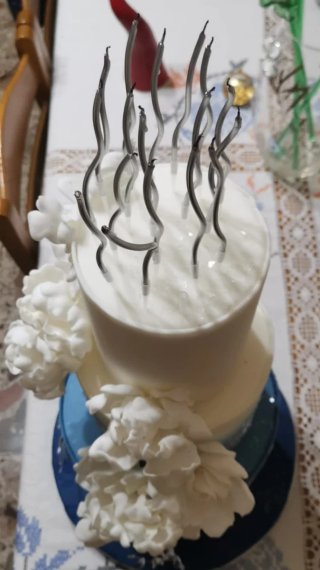 Torta di compleanno in polistirolo