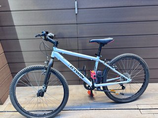 Bicicleta MONTAÑA 24’. Le faltan los manguitos