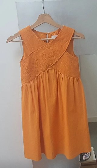 Vestido Zara color naranja talla 11-12 años