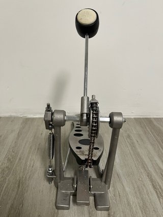Pedal de bombo para batería