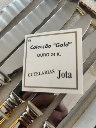 Juego cubertería 75 piezas oro 24k