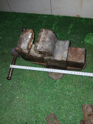 Tornillo de banco antiguo