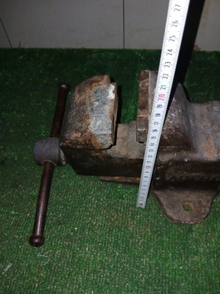 Tornillo de banco antiguo