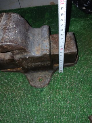 Tornillo de banco antiguo
