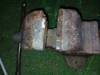 Tornillo de banco antiguo