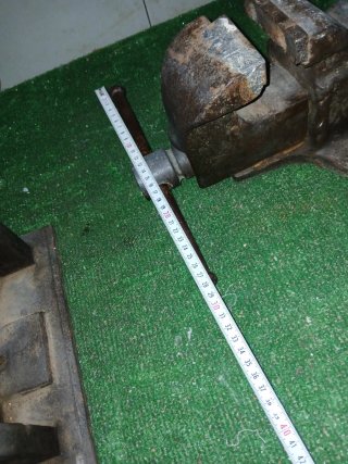 Tornillo de banco antiguo