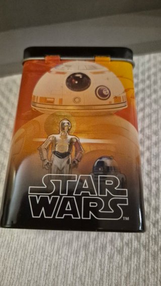 Lote Star Wars: Cromos, Pegatinas,Lata,hucha 2017.