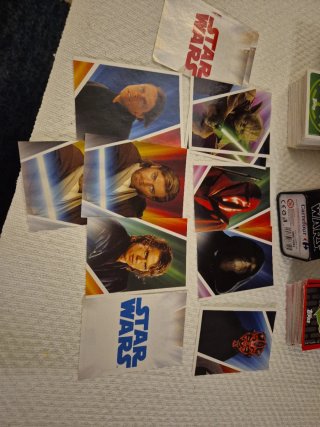 Lote Star Wars: Cromos, Pegatinas,Lata,hucha 2017.