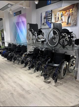 Sillas de ruedas eléctricas y manuales