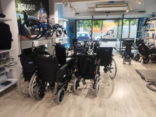 Sillas de ruedas eléctricas y manuales