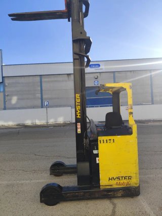 Carretilla retráctil Hyster