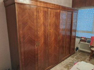 Armadio a 6 ante in legno