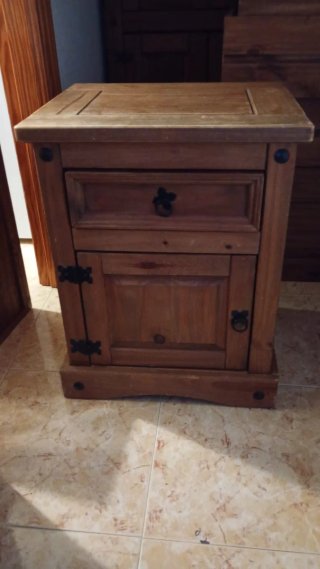 Muebles de madera maciza