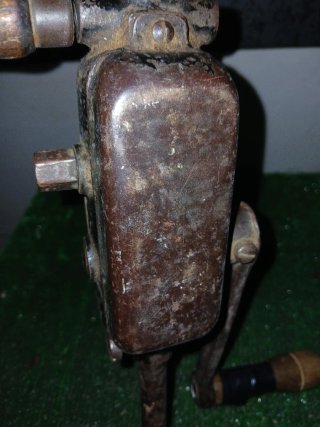 Taladro de manivela antiguo