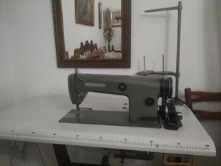 Máquina de coser industrial