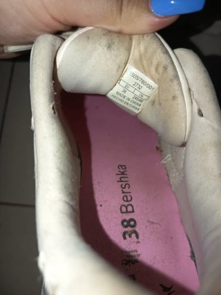Tenis blancos con Hello Kitty con plataforma