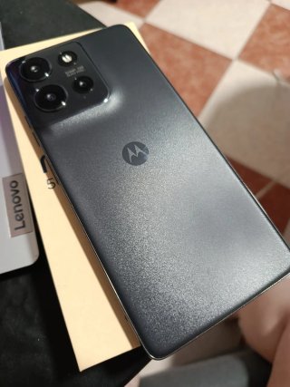 Motorola Moto G75 5G 256GB - Como Nuevo