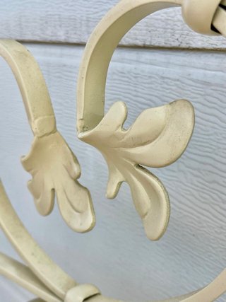 Cabecero di ferro battuto in beige