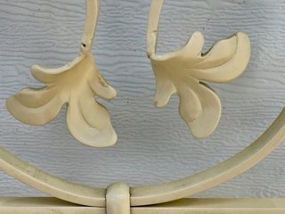 Cabecero di ferro battuto in beige