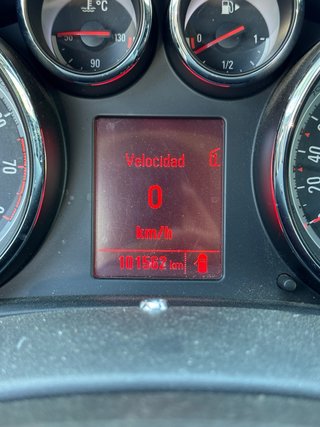 Opel Astra 2012