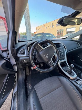 Opel Astra 2012